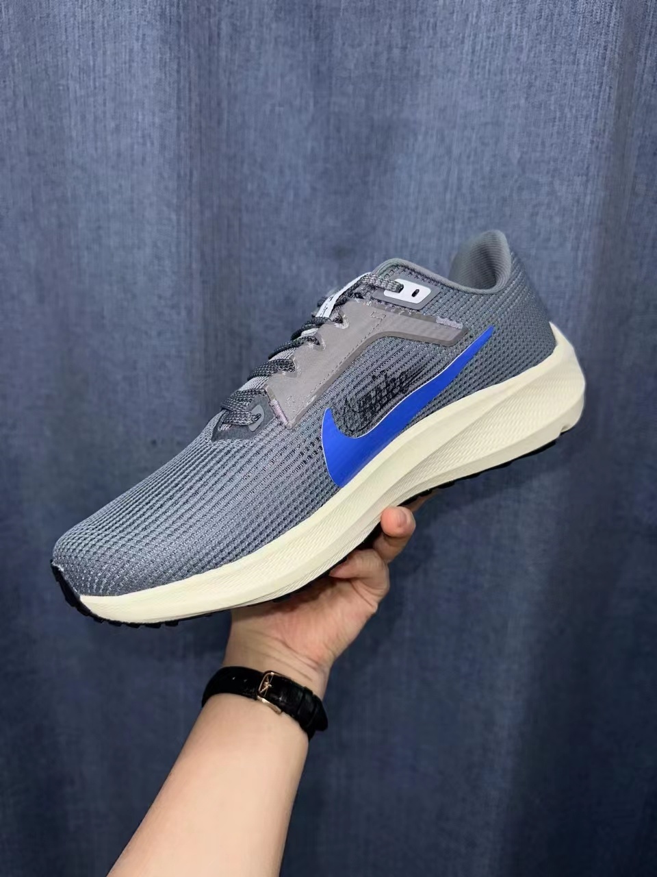 Nike Pegasus Ash, White and Black